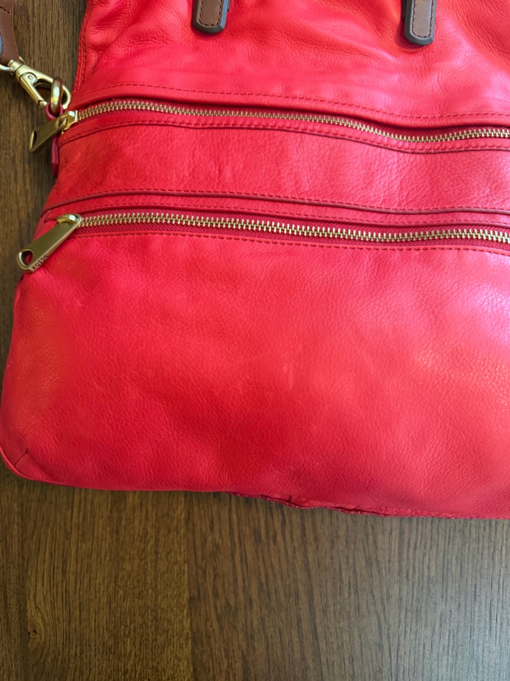 NWT Fossil Red Leather Explorer Fold Over Convertible Shoulder Tote w Brown Trim - Picture 6 of 13